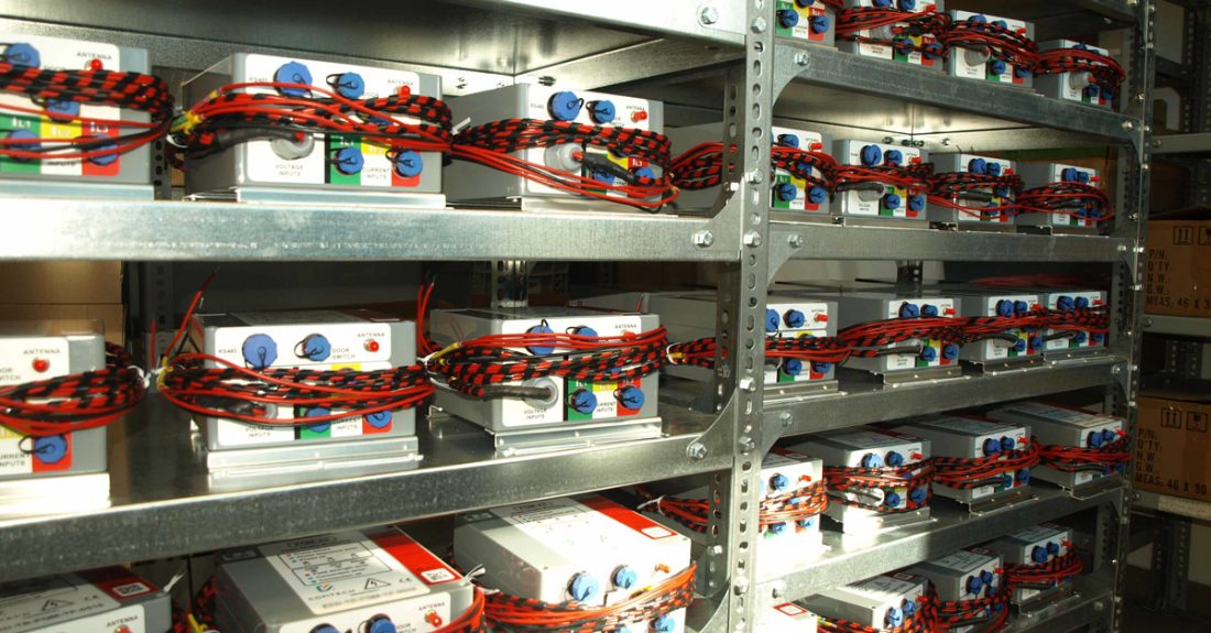 PQM-ek-raktarban-blur2